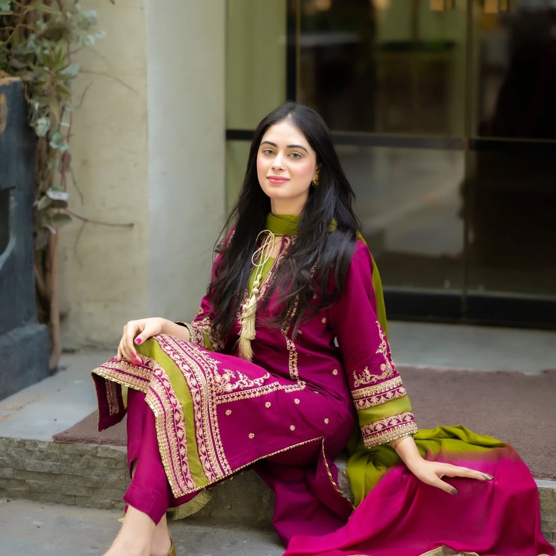 MEENA - Omal By Komal 3Pcs Embroidered Summer Lawn Collection 2025 OK-02